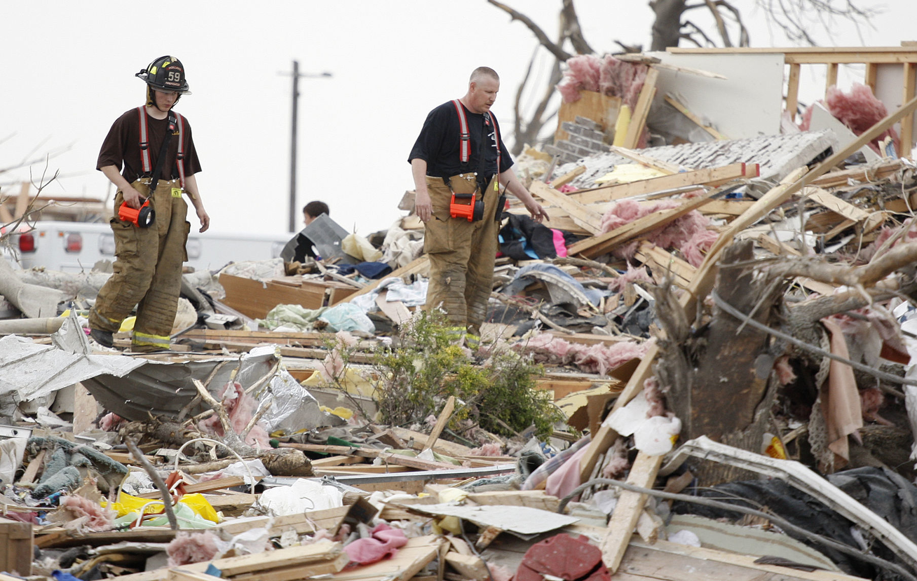 052508mp-parkersburg-tornado-1